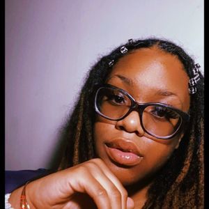 Meet your Posher, Alexys